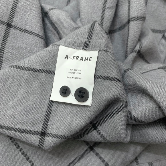 Men’s Gray Flannel Button Down Shirt - Picture 3 of 3